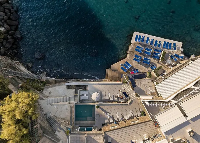 Blu شقة فندقية 4*