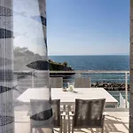 Blu Isquia