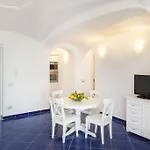 Blu Isquia